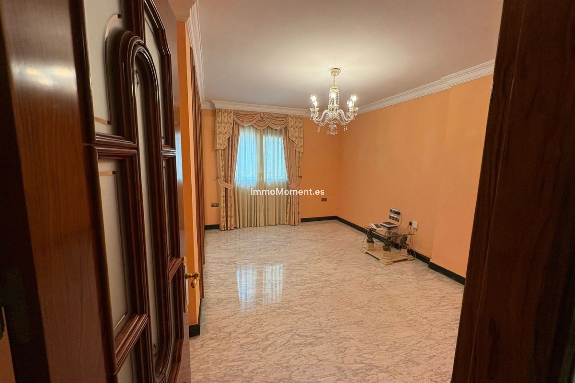 Wiederverkauf - Villa -   Inländisch - Alhaurín de la Torre