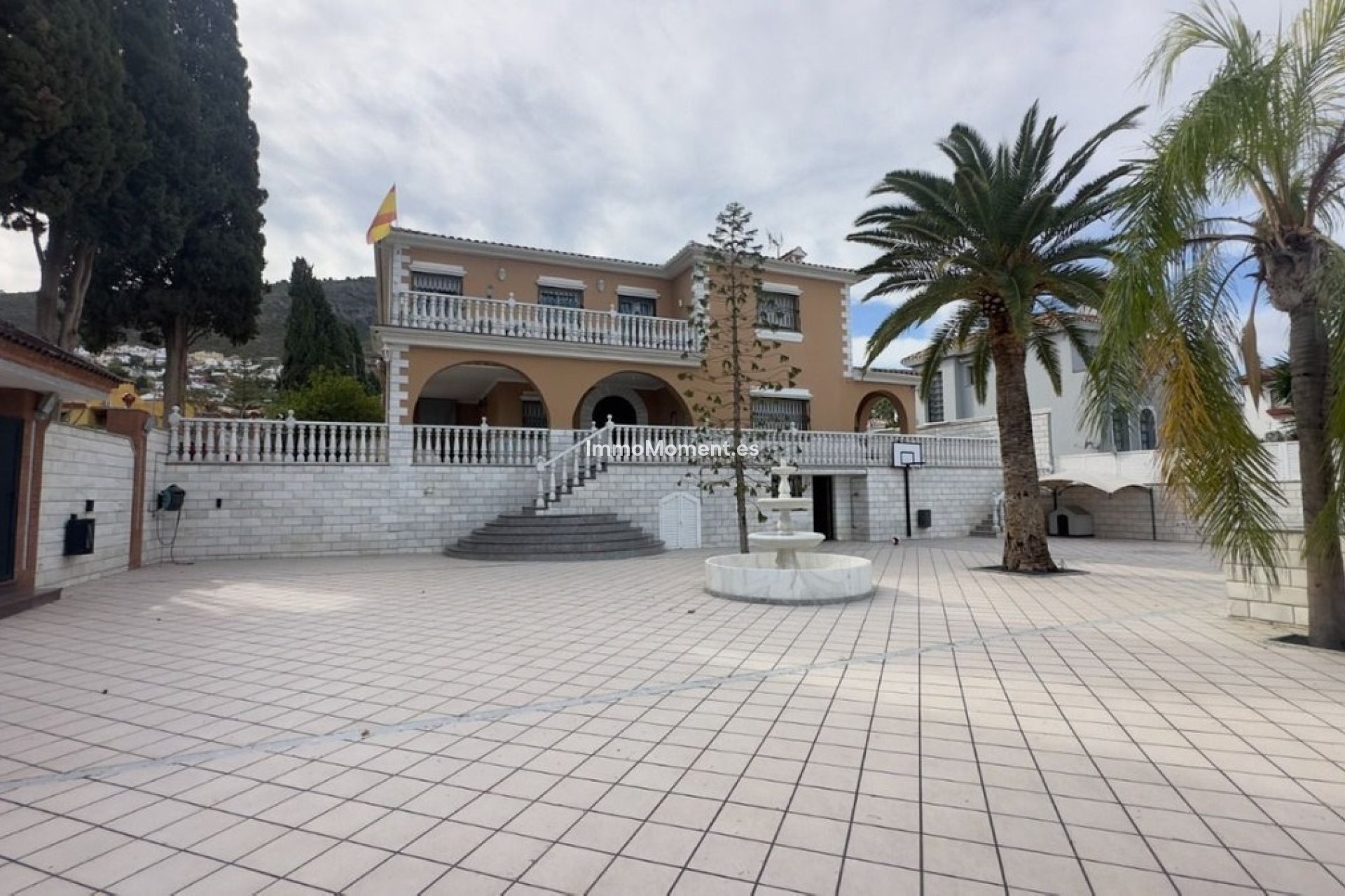 Wiederverkauf - Villa -   Inländisch - Alhaurín de la Torre