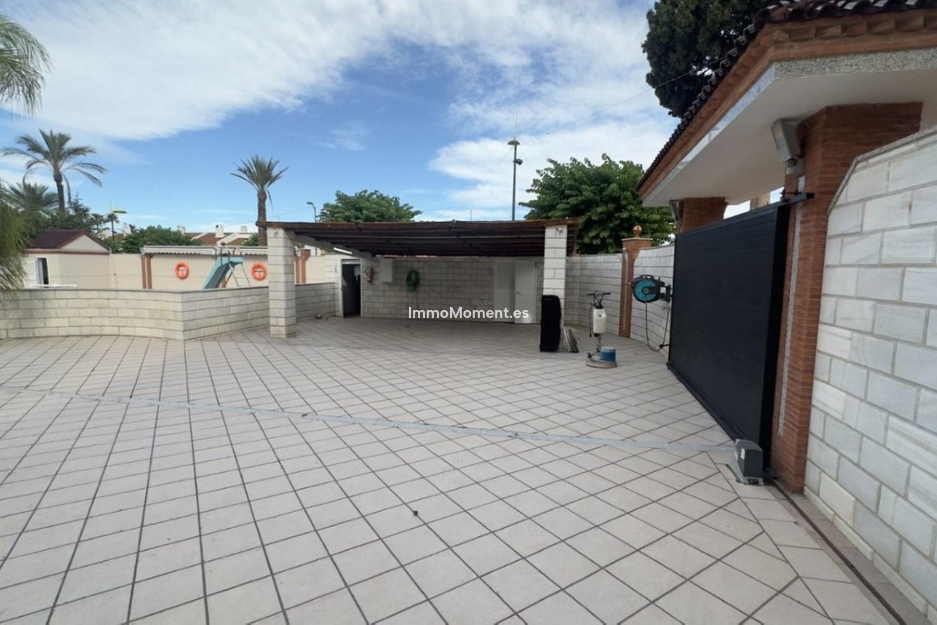 Wiederverkauf - Villa -   Inländisch - Alhaurín de la Torre