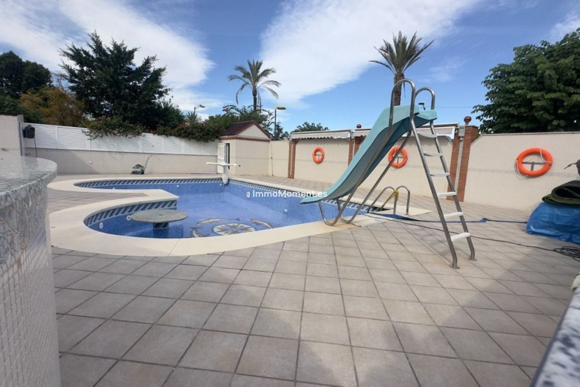 Wiederverkauf - Villa -   Inländisch - Alhaurín de la Torre