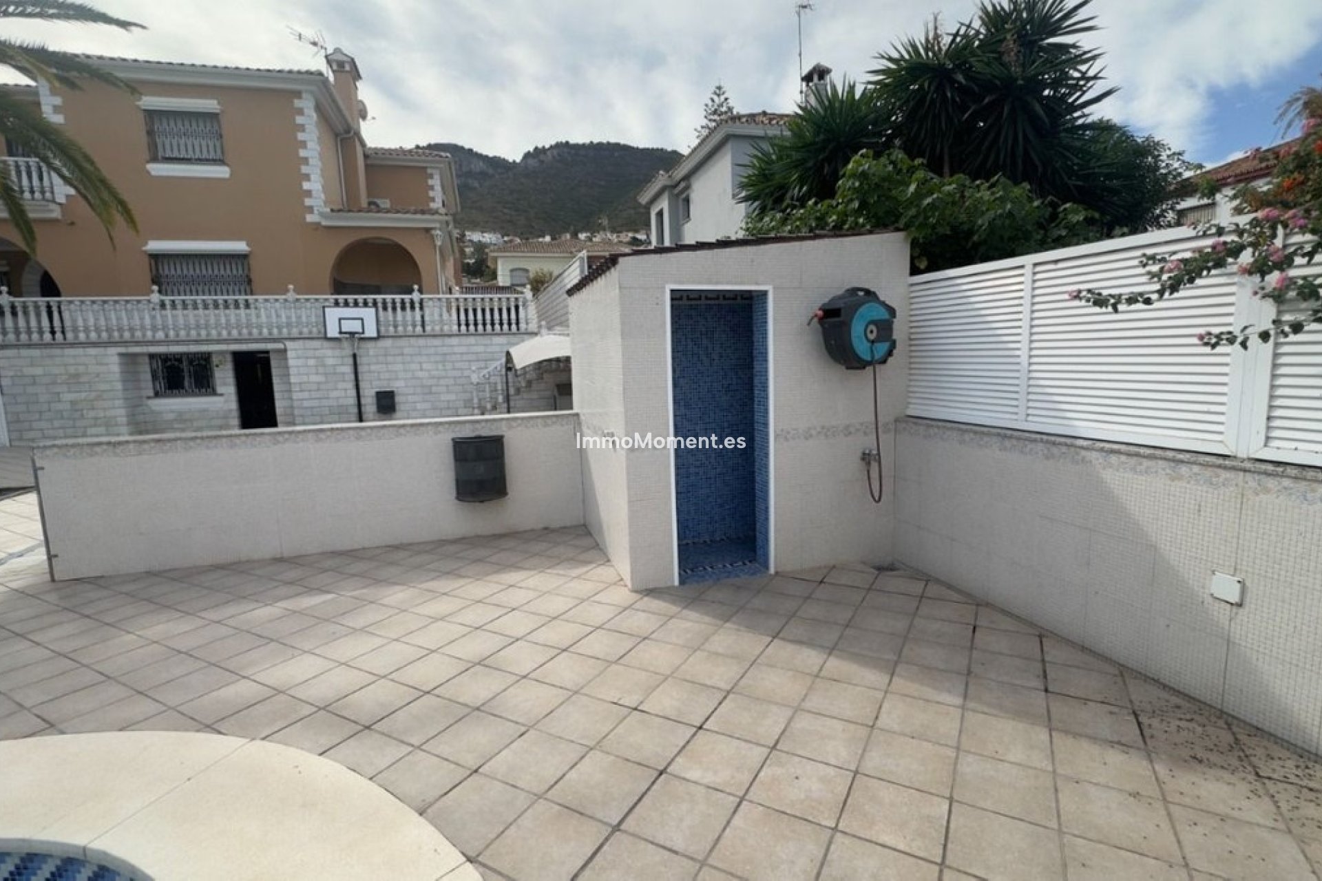 Wiederverkauf - Villa -   Inländisch - Alhaurín de la Torre