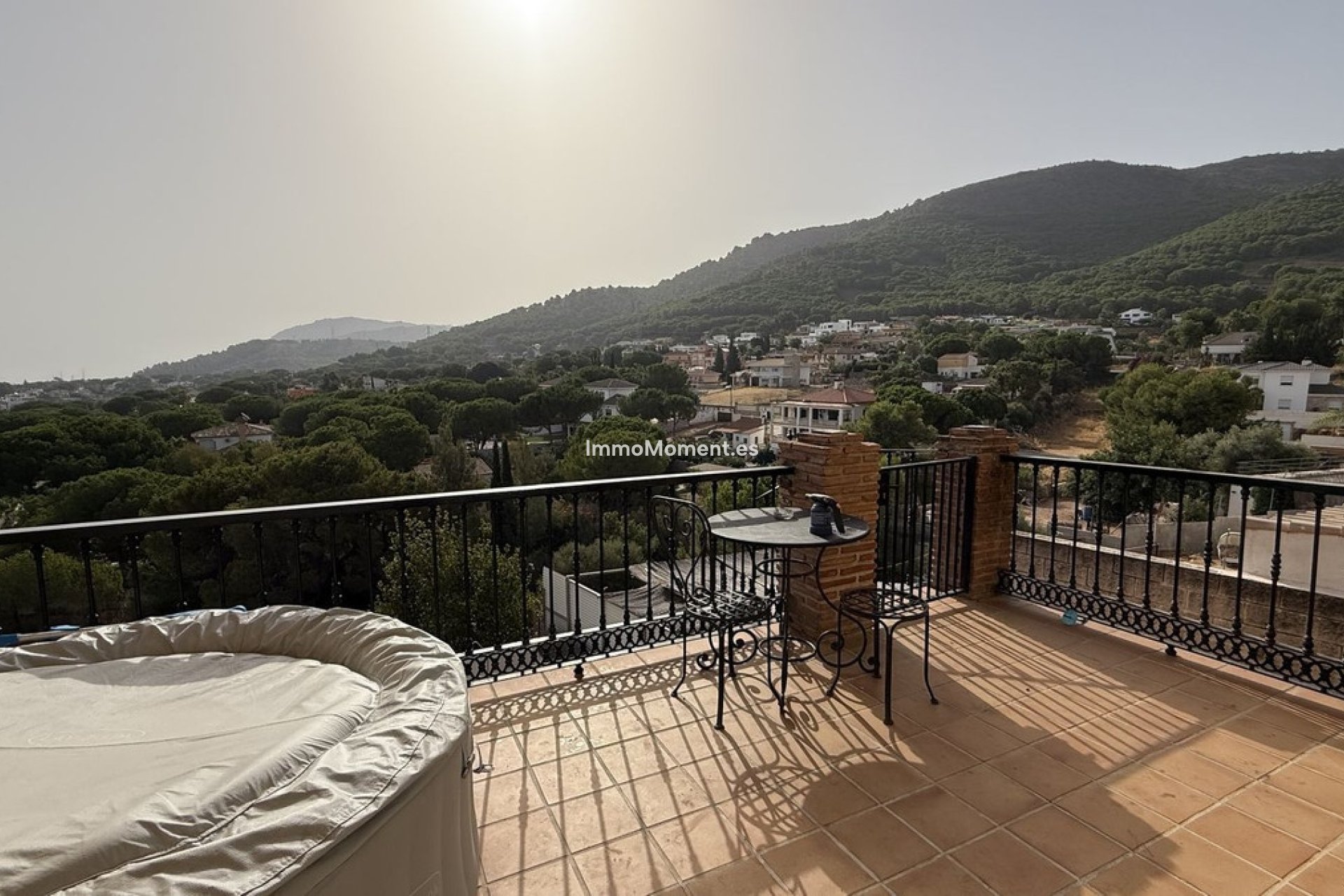 Wiederverkauf - Villa -   Inländisch - Alhaurín de la Torre