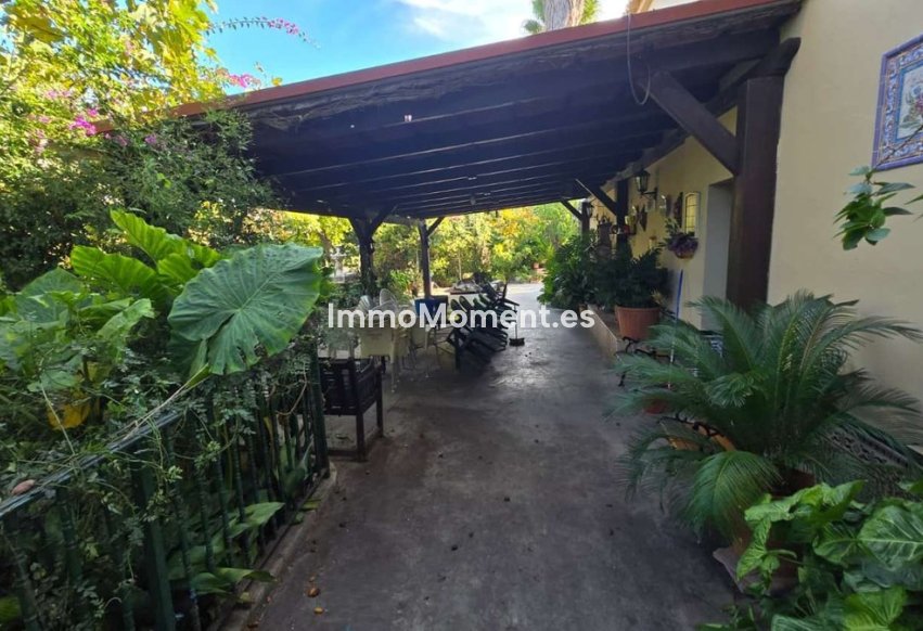 Wiederverkauf - Villa -   Inländisch - Alhaurín de la Torre