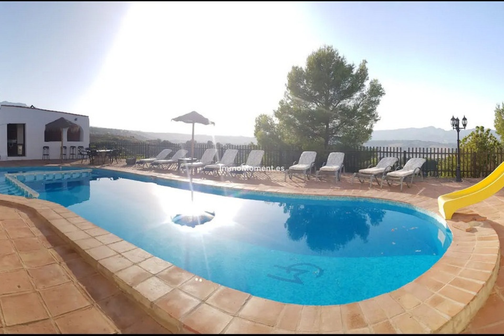 Wiederverkauf - Villa -   Inländisch - Alhaurín de la Torre