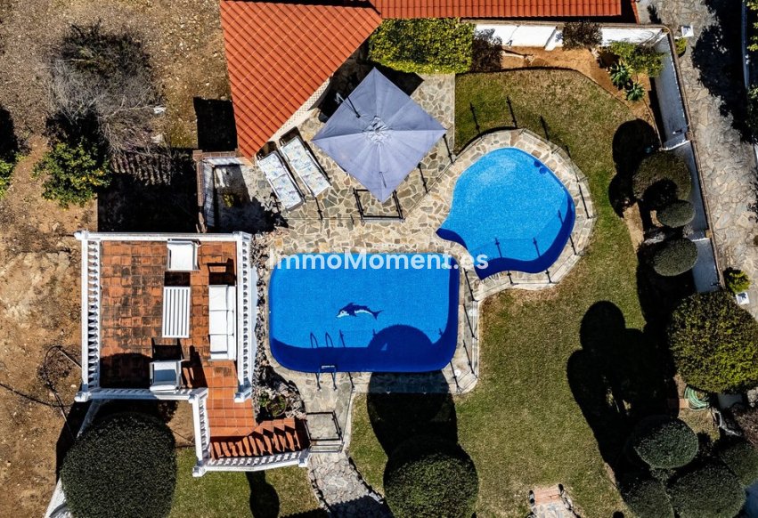 Wiederverkauf - Villa -   Inländisch - Alhaurín de la Torre