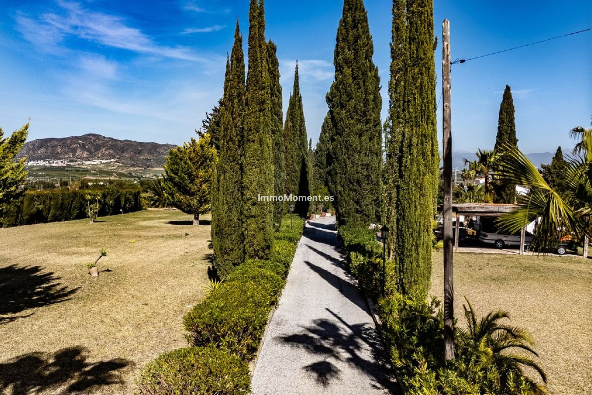 Wiederverkauf - Villa -   Inländisch - Alhaurín de la Torre