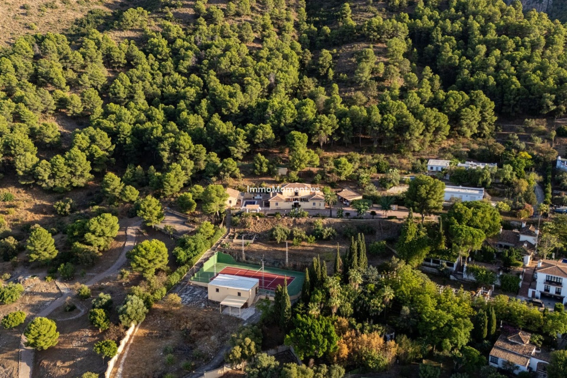 Wiederverkauf - Villa -   Inländisch - Alhaurín de la Torre