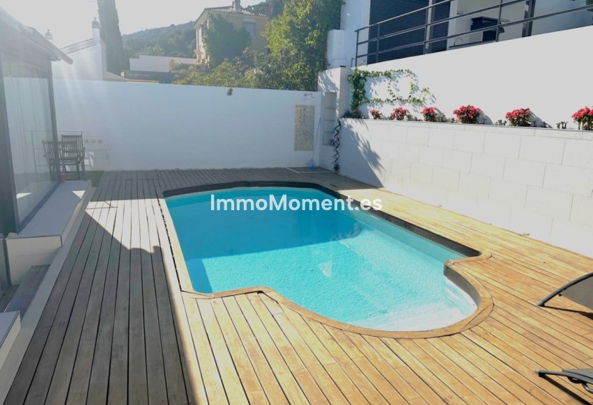 Wiederverkauf - Villa -   Inländisch - Alhaurín de la Torre