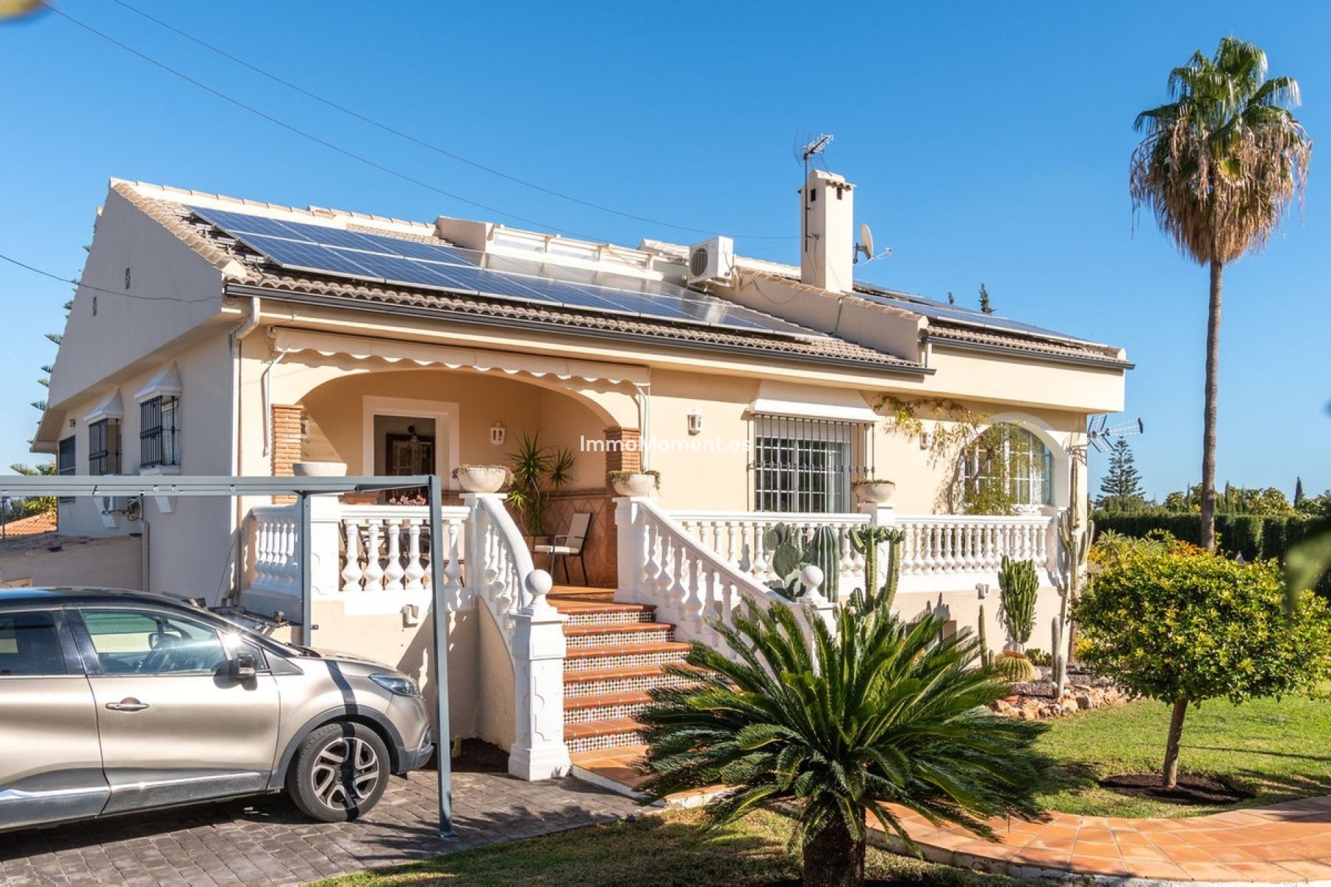 Wiederverkauf - Villa -   Inländisch - Alhaurín de la Torre