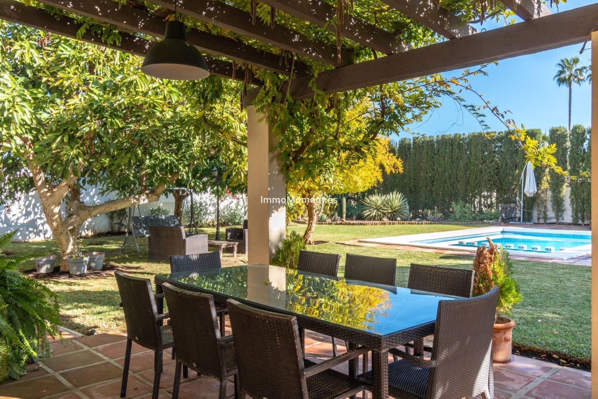 Wiederverkauf - Villa -   Inländisch - Alhaurín de la Torre