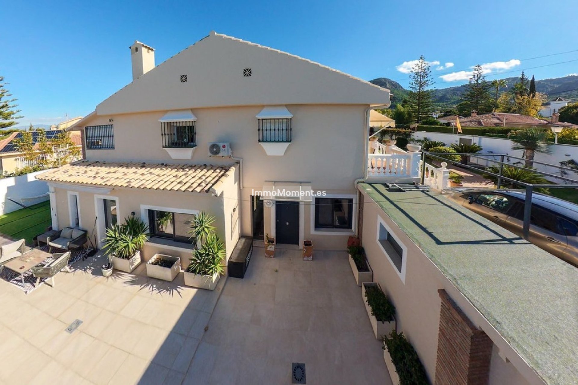 Wiederverkauf - Villa -   Inländisch - Alhaurín de la Torre