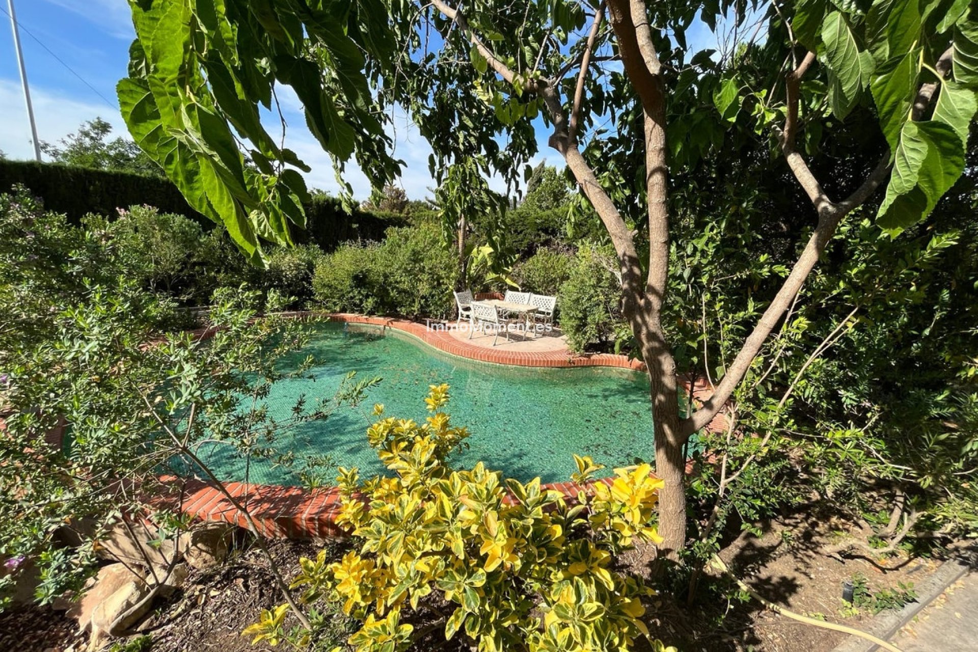 Wiederverkauf - Villa -   Inländisch - Alhaurín de la Torre