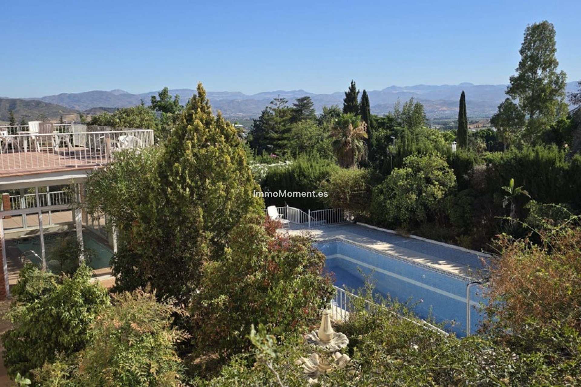 Wiederverkauf - Villa -   Inländisch - Alhaurín de la Torre