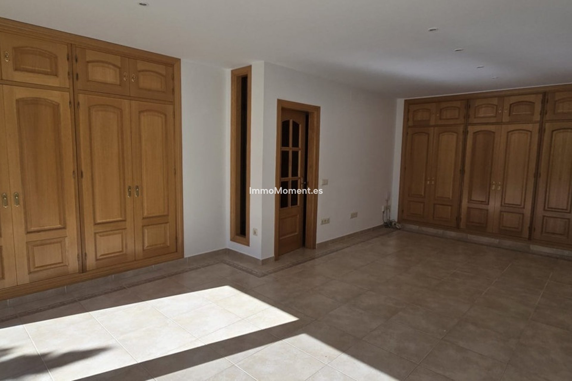 Wiederverkauf - Villa -   Inländisch - Alhaurín de la Torre