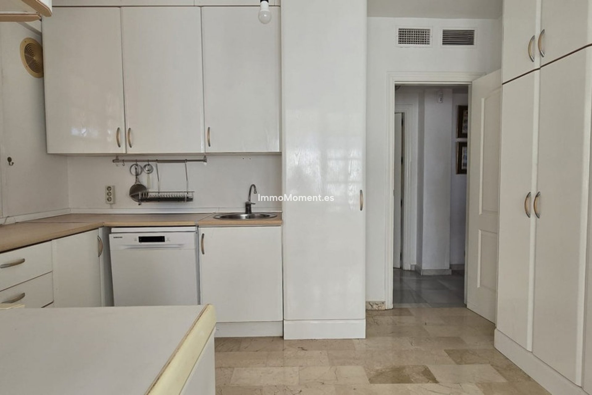 Wiederverkauf - Villa -   Inländisch - Alhaurín de la Torre