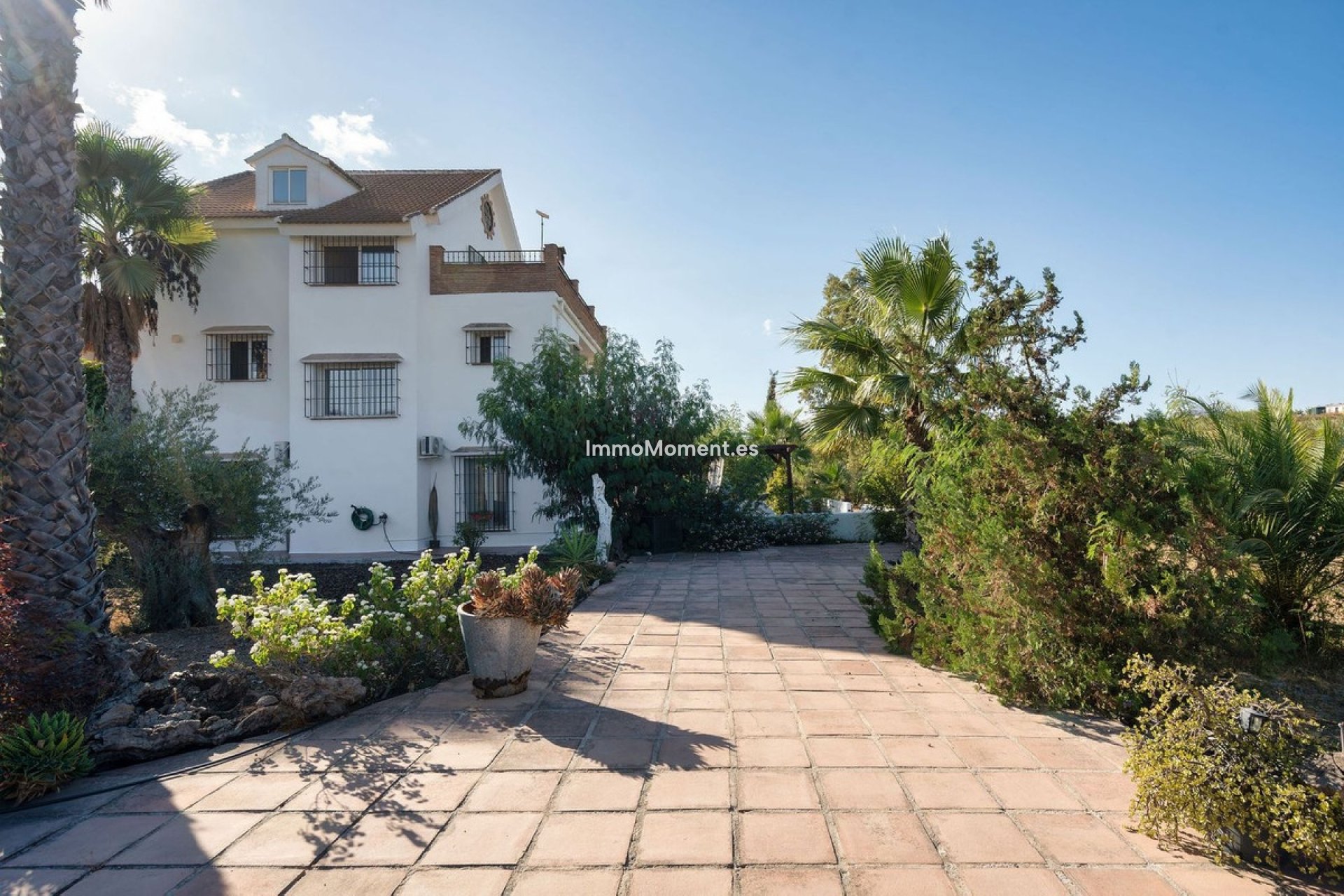 Wiederverkauf - Villa -   Inländisch - Alhaurín el Grande Centro