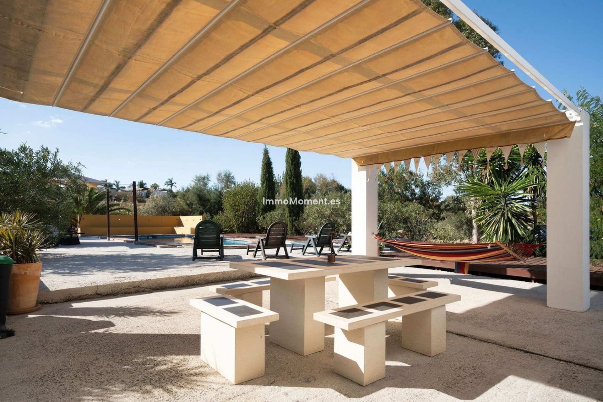 Wiederverkauf - Villa -   Inländisch - Alhaurín el Grande Centro