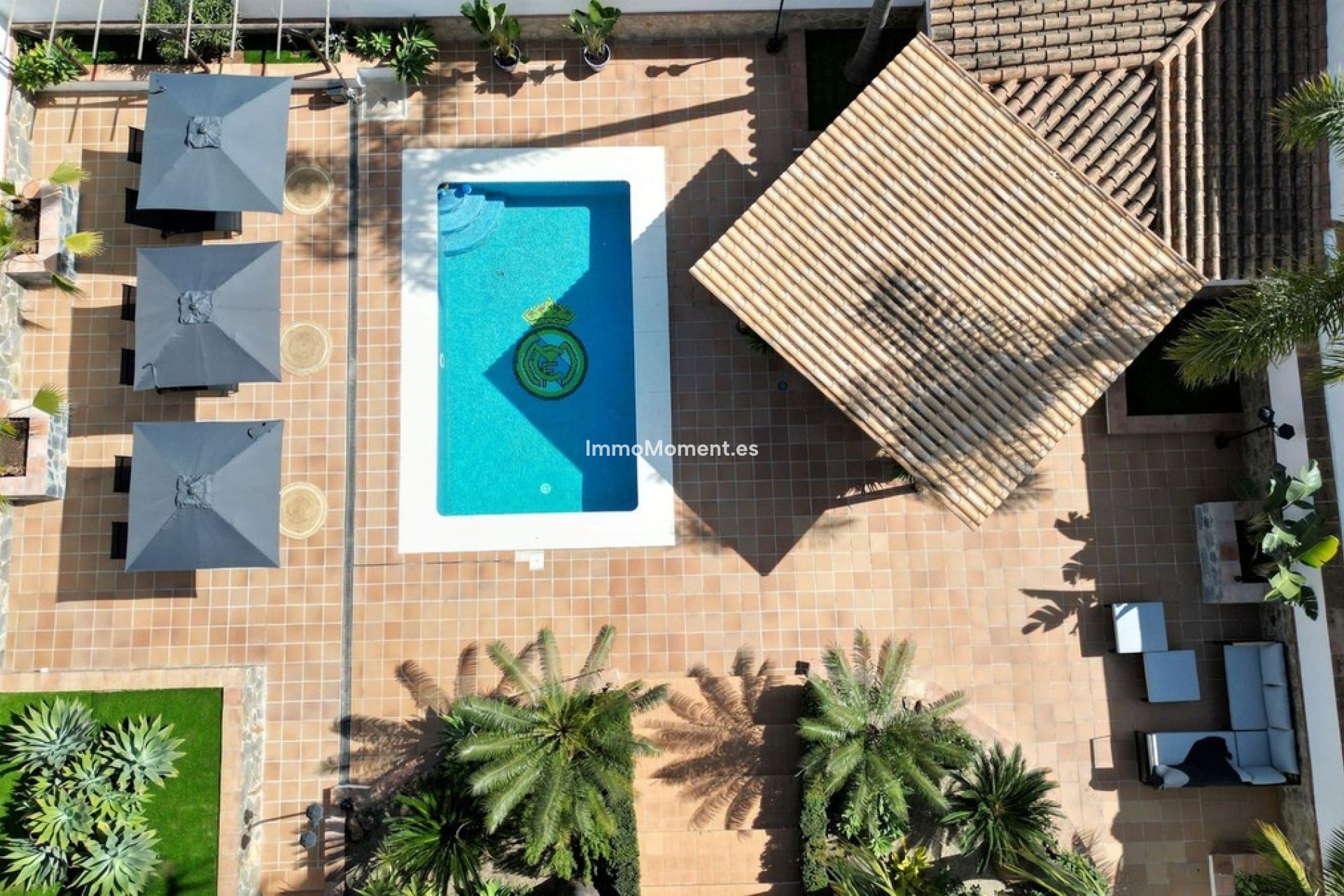 Wiederverkauf - Villa -   Inländisch - Alhaurín el Grande Centro