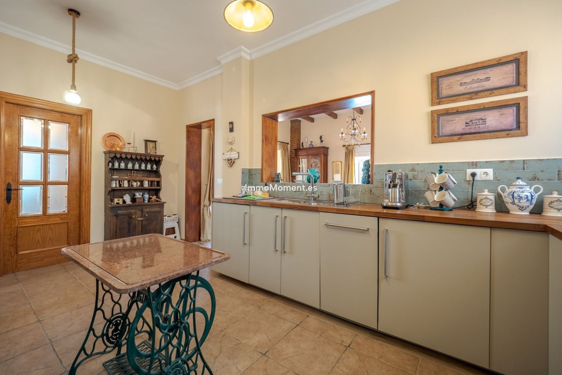 Wiederverkauf - Villa -   Inländisch - Alhaurín el Grande Centro