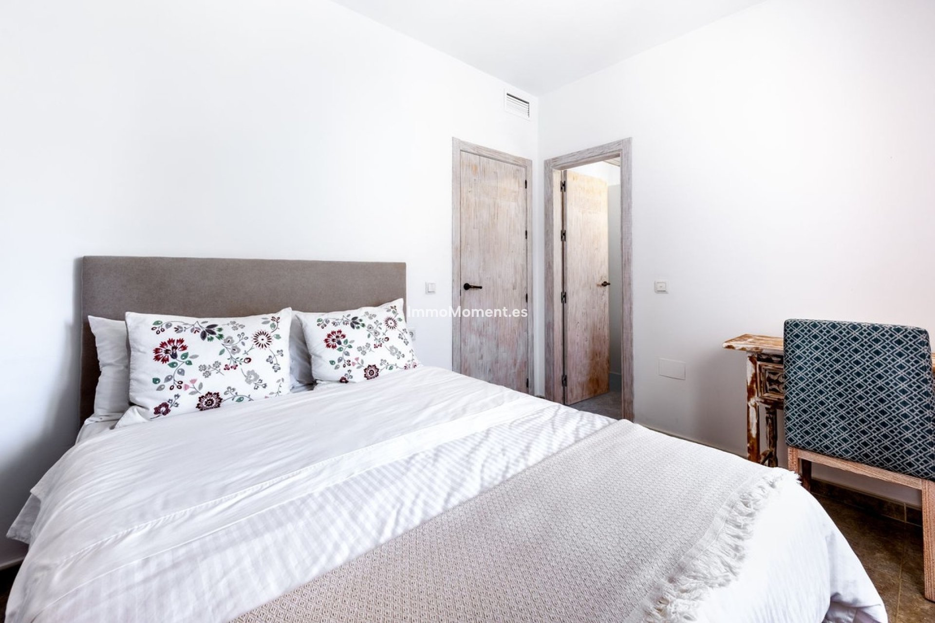 Wiederverkauf - Villa -   Inländisch - Alhaurín el Grande Centro