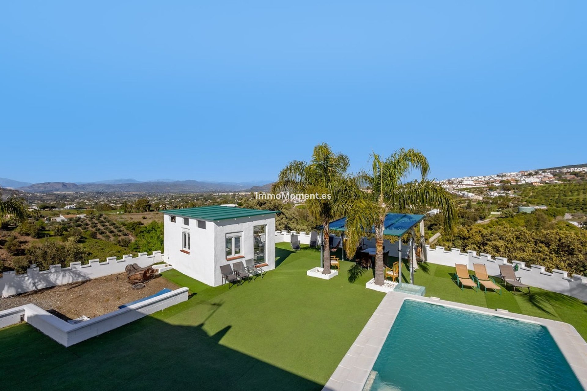 Wiederverkauf - Villa -   Inländisch - Alhaurín el Grande Centro