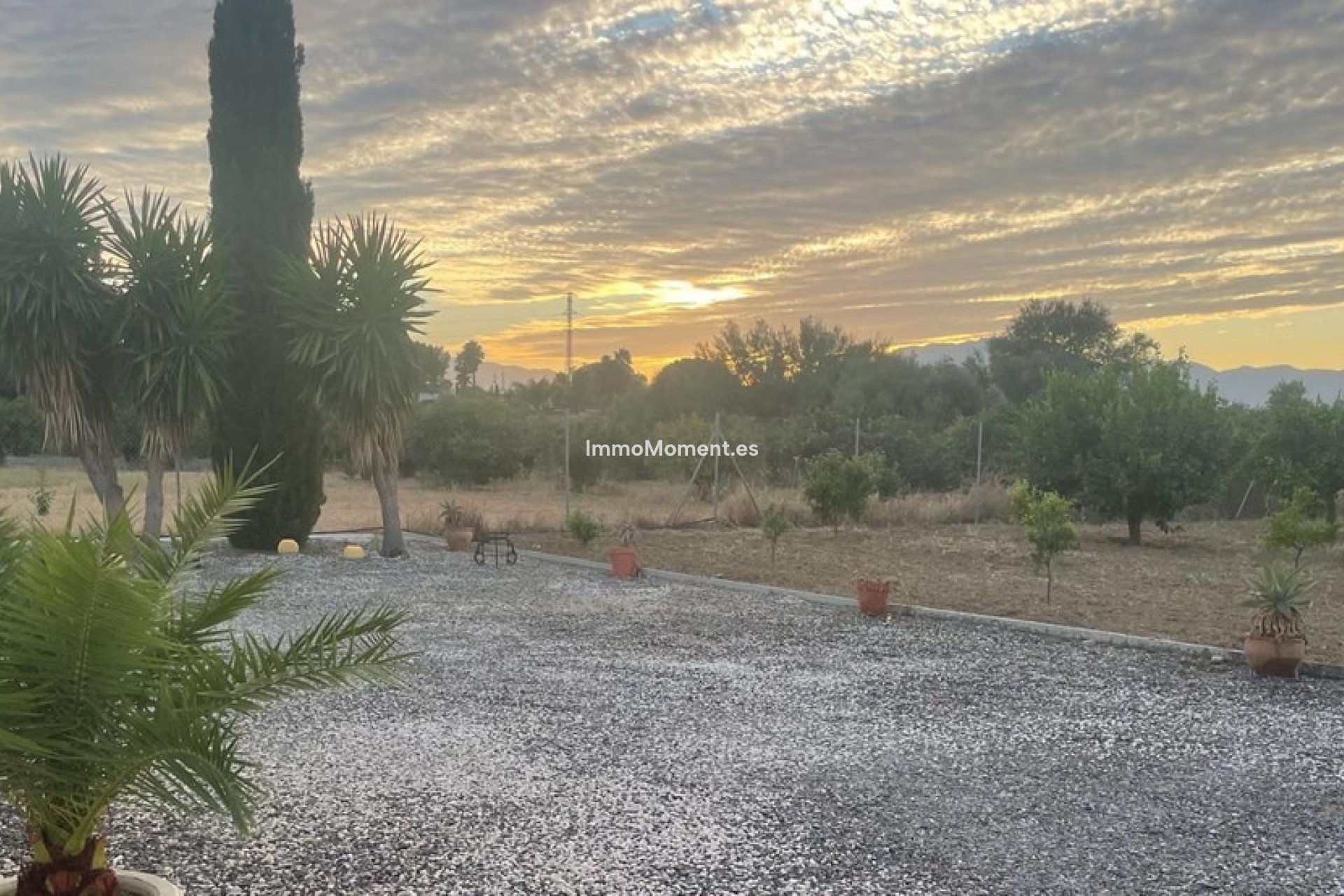 Wiederverkauf - Villa -   Inländisch - Alhaurín el Grande Centro