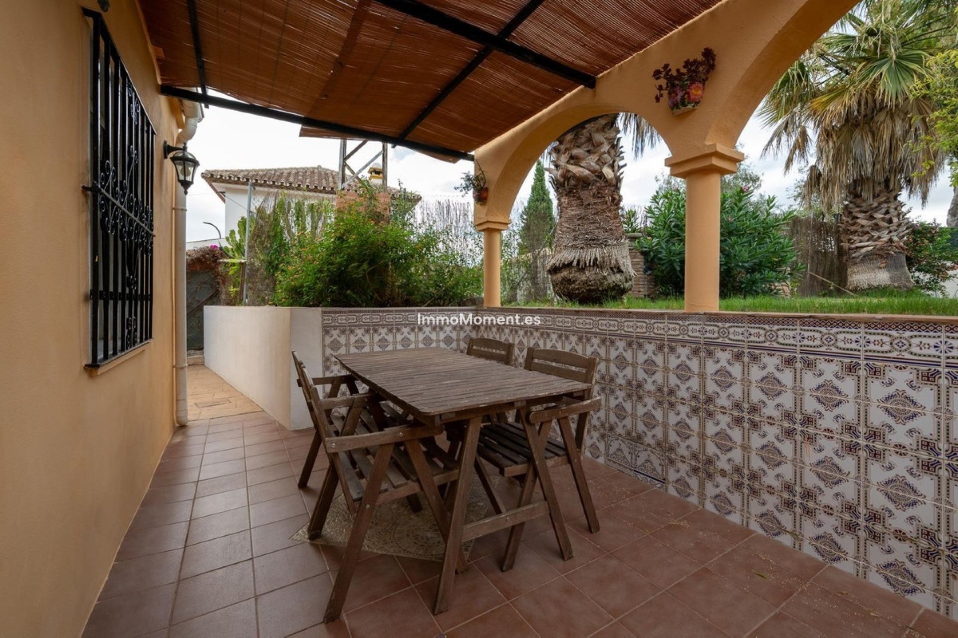 Wiederverkauf - Villa -   Inländisch - Alhaurín el Grande Centro