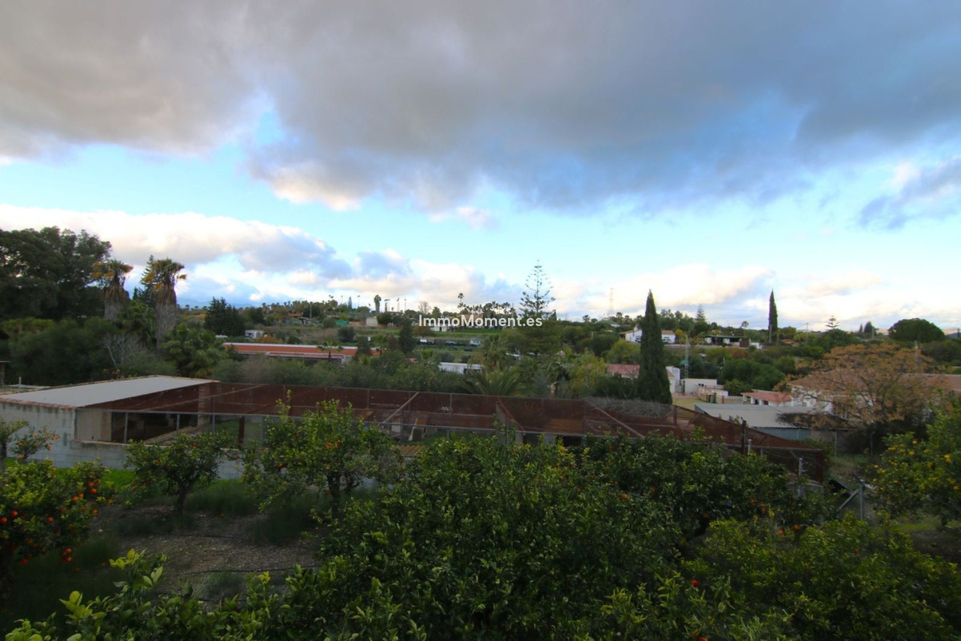 Wiederverkauf - Villa -   Inländisch - Alhaurín el Grande Centro