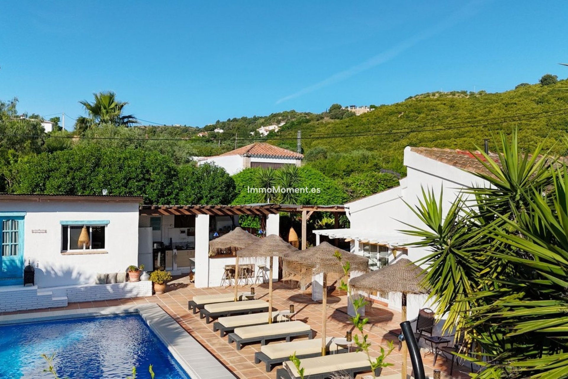 Wiederverkauf - Villa -   Inländisch - Alhaurín el Grande Centro