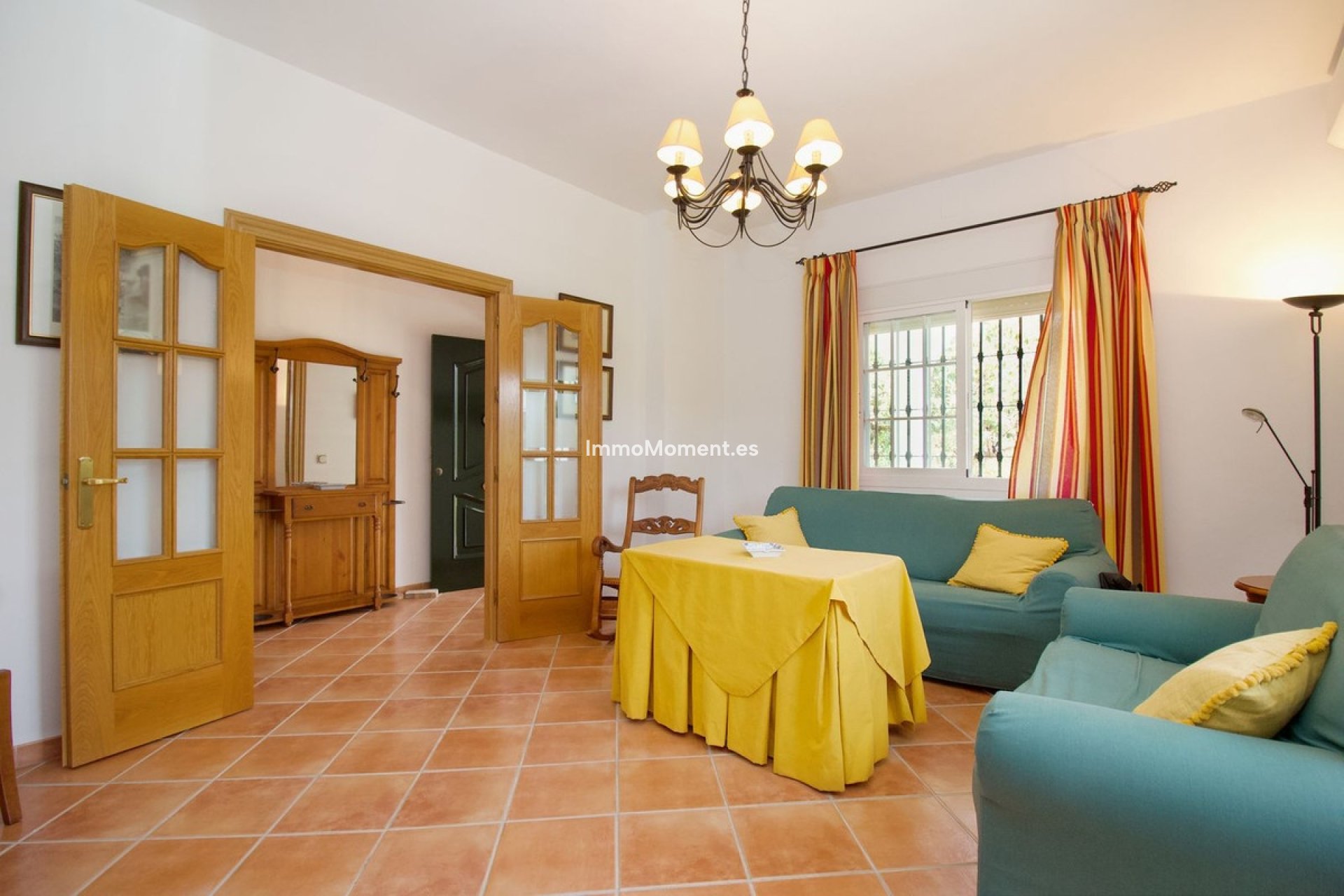 Wiederverkauf - Villa -   Inländisch - Alhaurín el Grande Centro