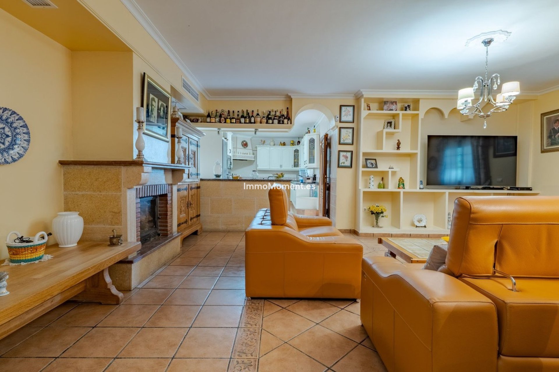 Wiederverkauf - Villa -   Inländisch - Alhaurín el Grande Centro