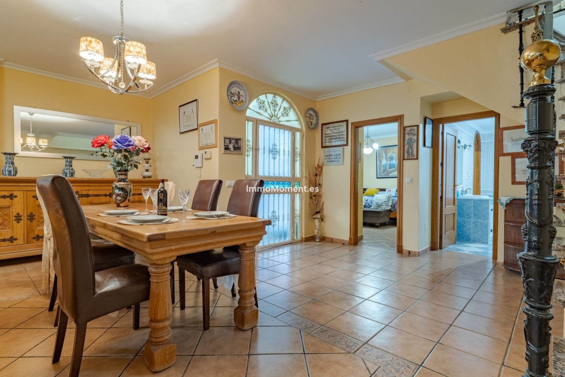 Wiederverkauf - Villa -   Inländisch - Alhaurín el Grande Centro