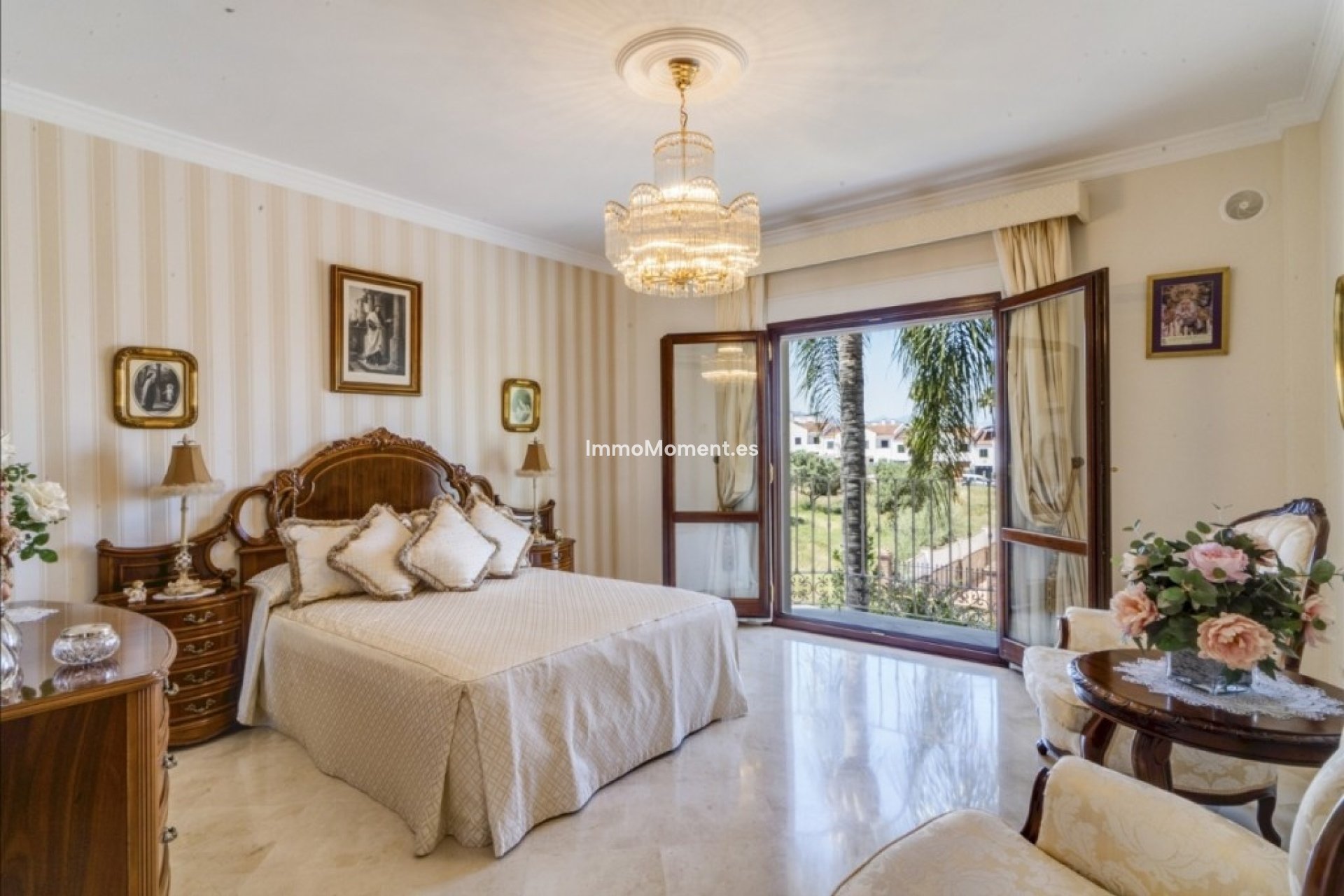 Wiederverkauf - Villa -   Inländisch - Alhaurín el Grande Centro