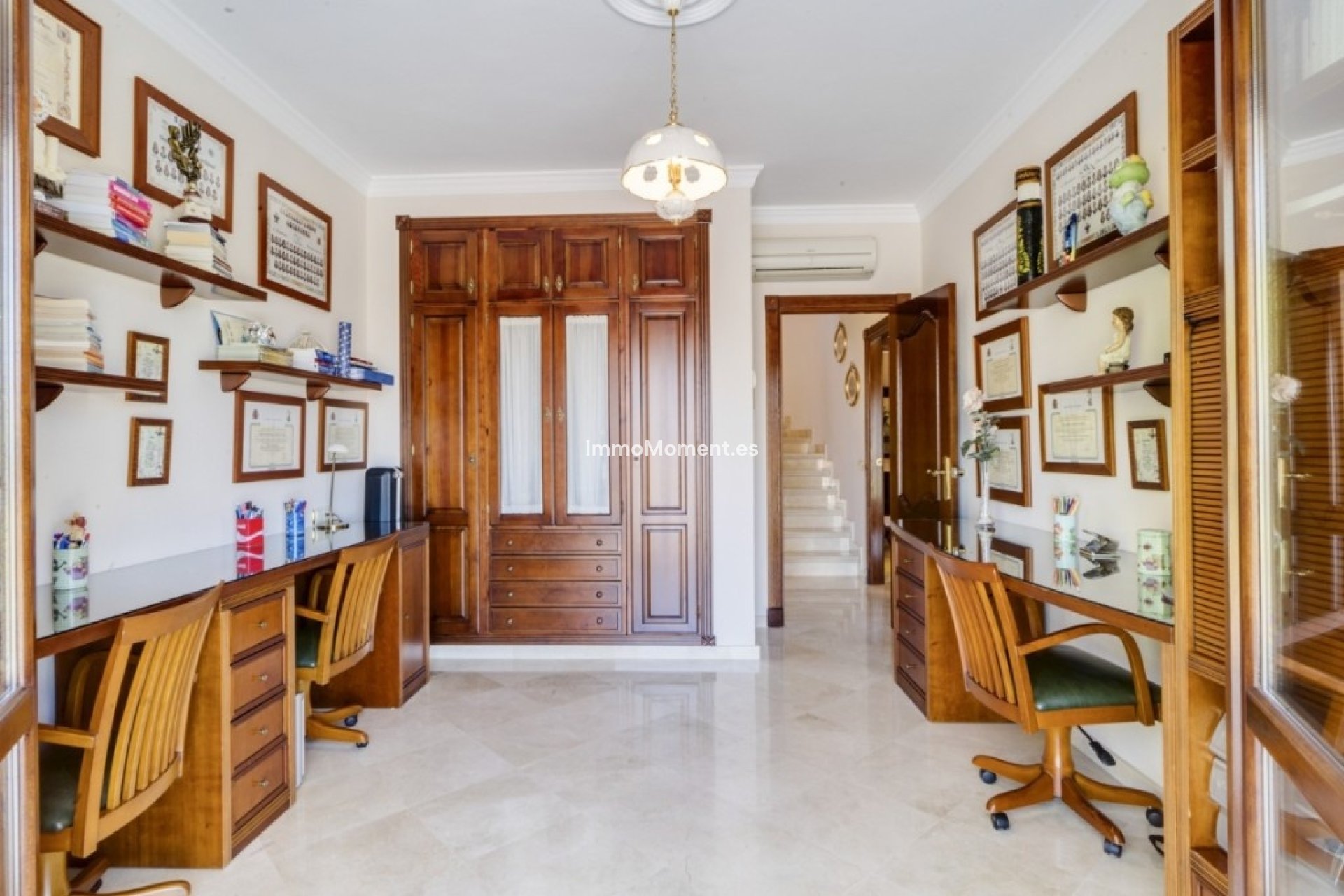 Wiederverkauf - Villa -   Inländisch - Alhaurín el Grande Centro