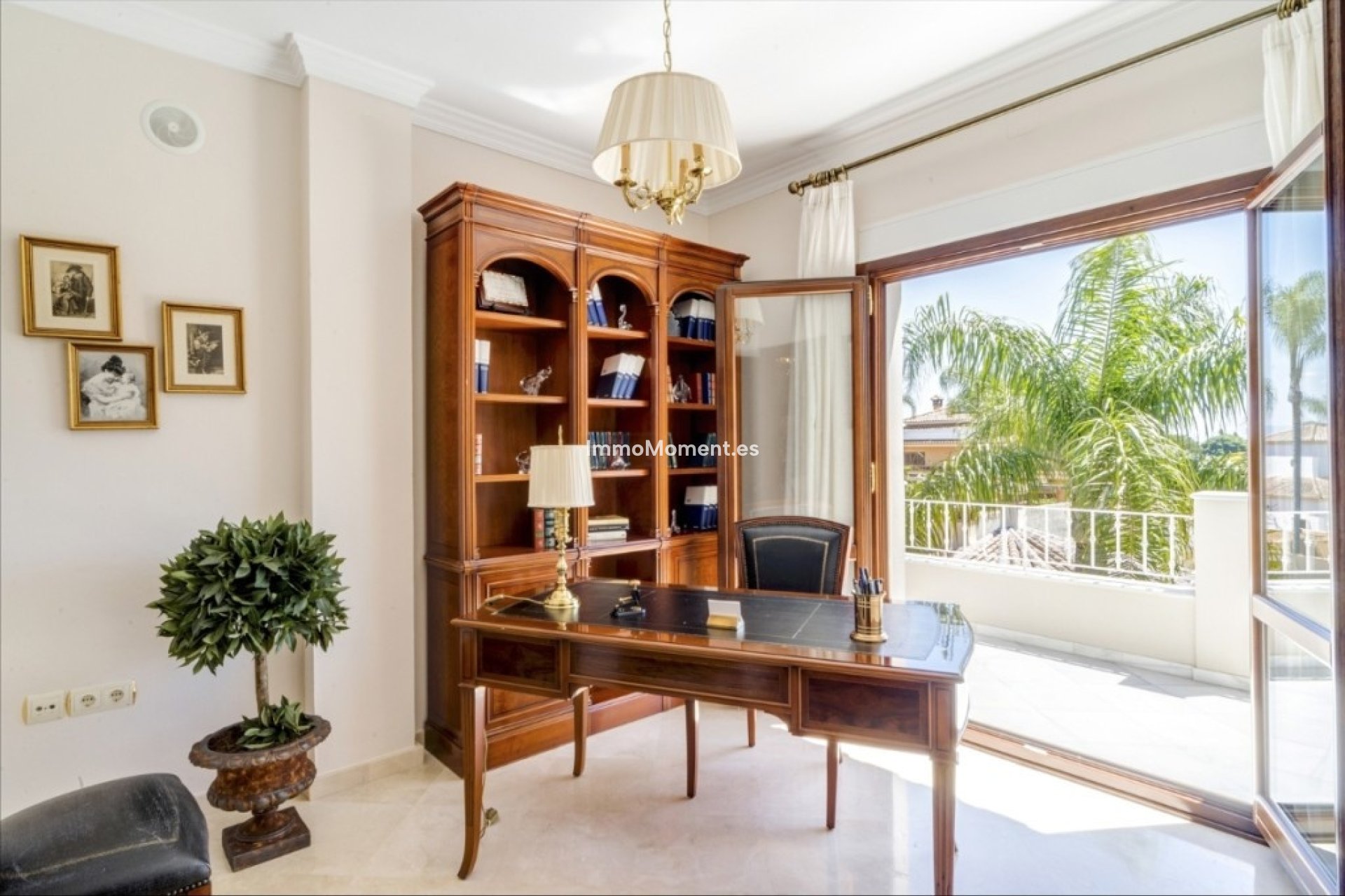 Wiederverkauf - Villa -   Inländisch - Alhaurín el Grande Centro