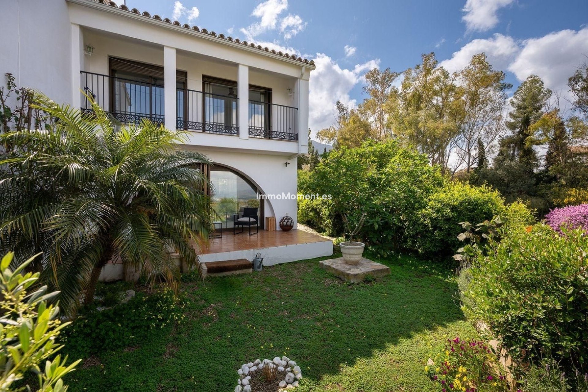 Wiederverkauf - Villa -   Inländisch - Alhaurín el Grande Centro