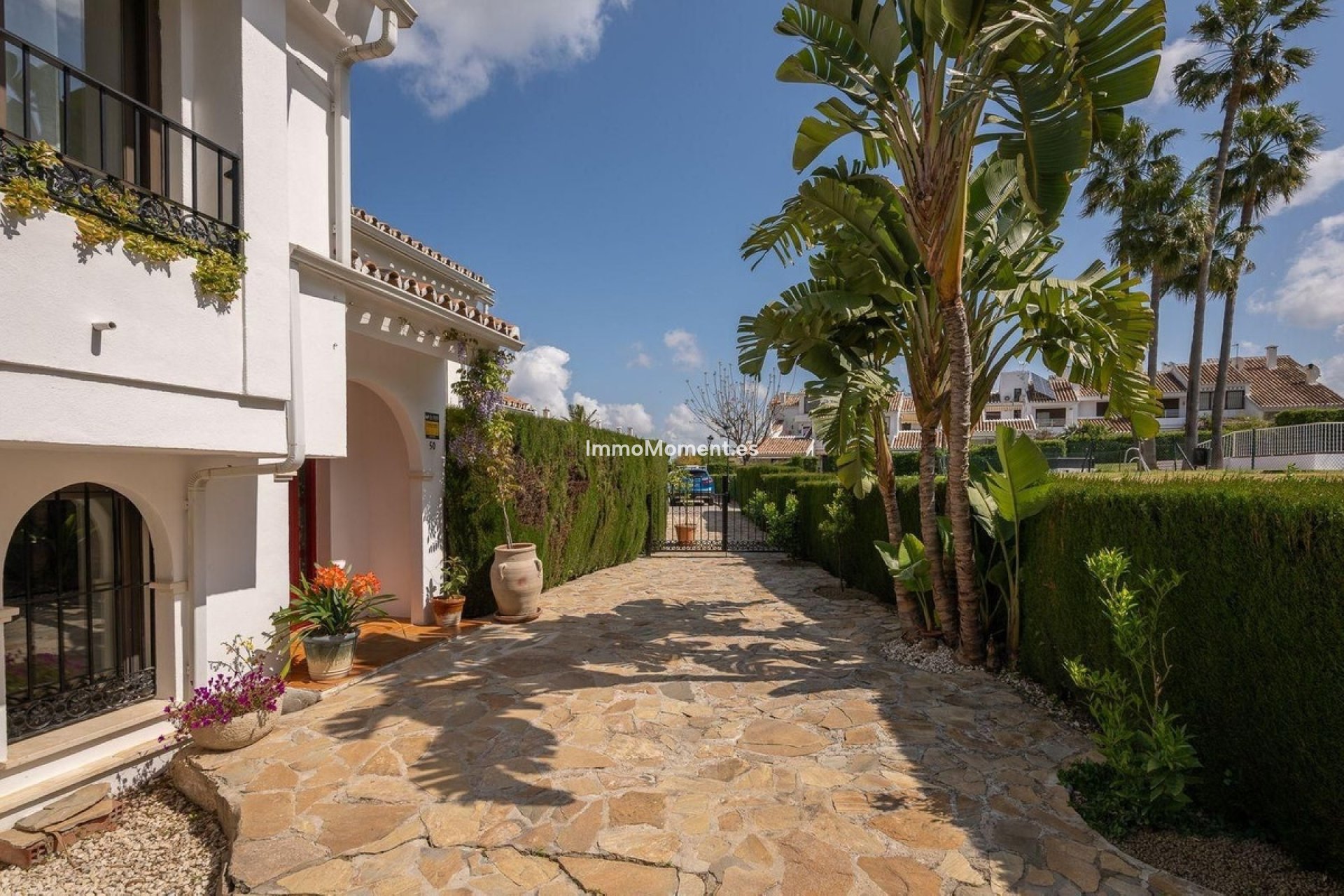 Wiederverkauf - Villa -   Inländisch - Alhaurín el Grande Centro