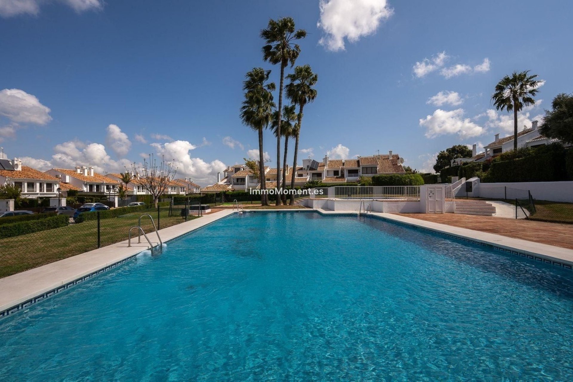 Wiederverkauf - Villa -   Inländisch - Alhaurín el Grande Centro