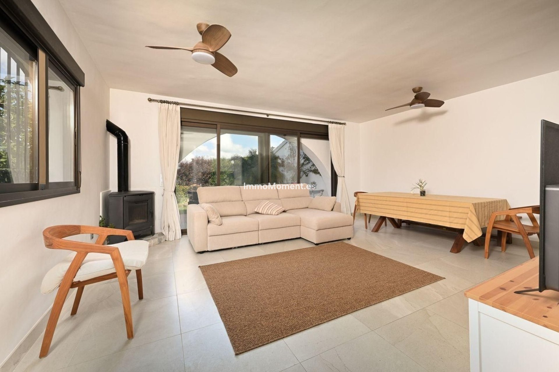 Wiederverkauf - Villa -   Inländisch - Alhaurín el Grande Centro