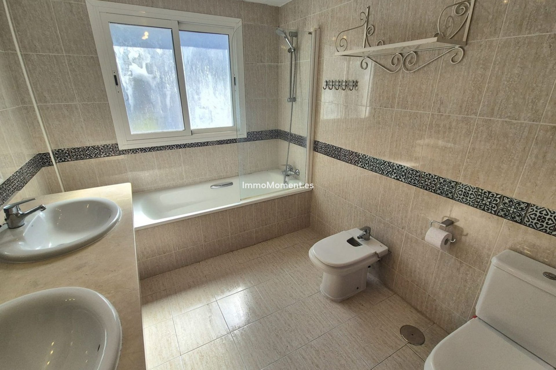 Wiederverkauf - Villa -   Inländisch - Alhaurín Golf