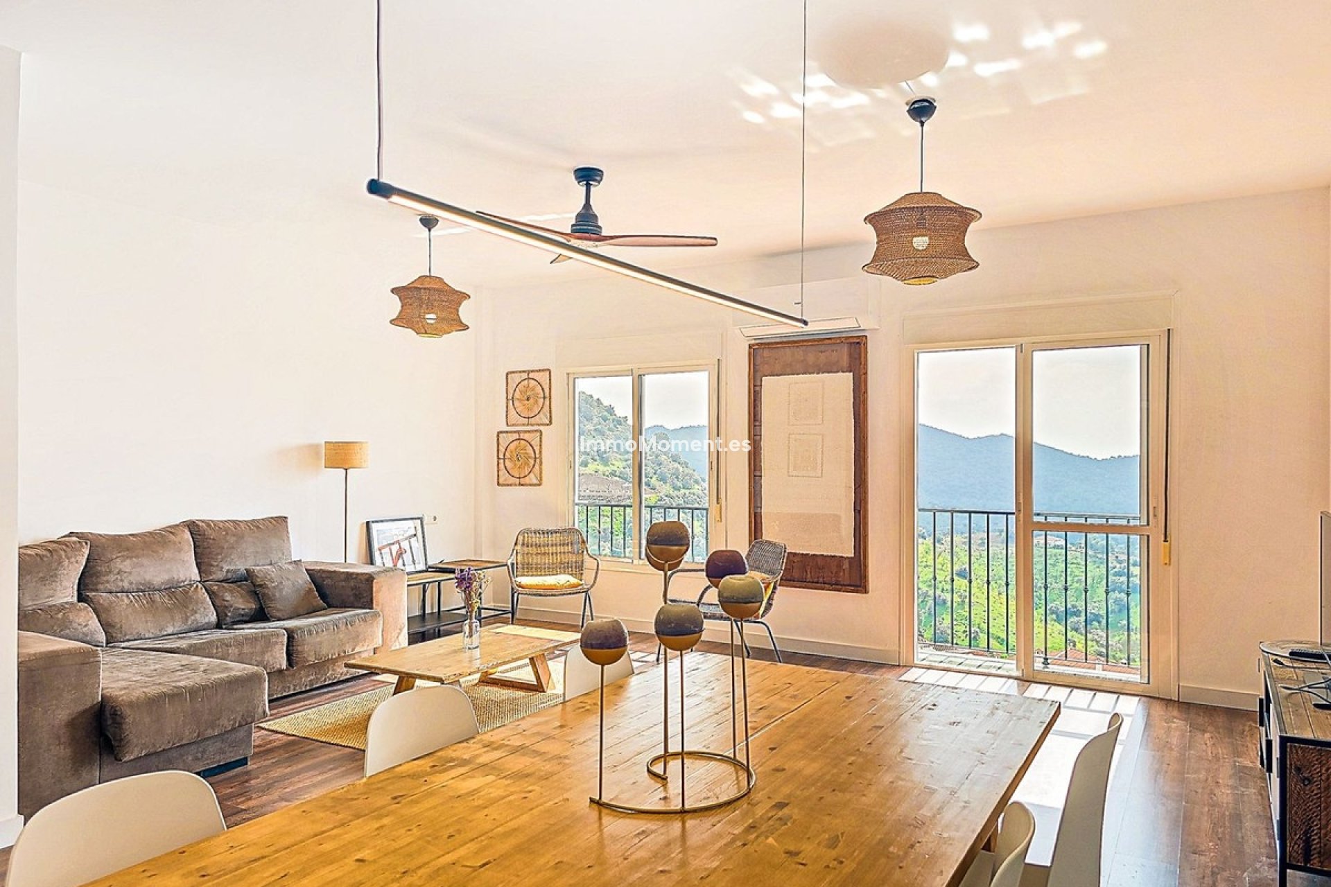 Wiederverkauf - Villa -   Inländisch - Almogía