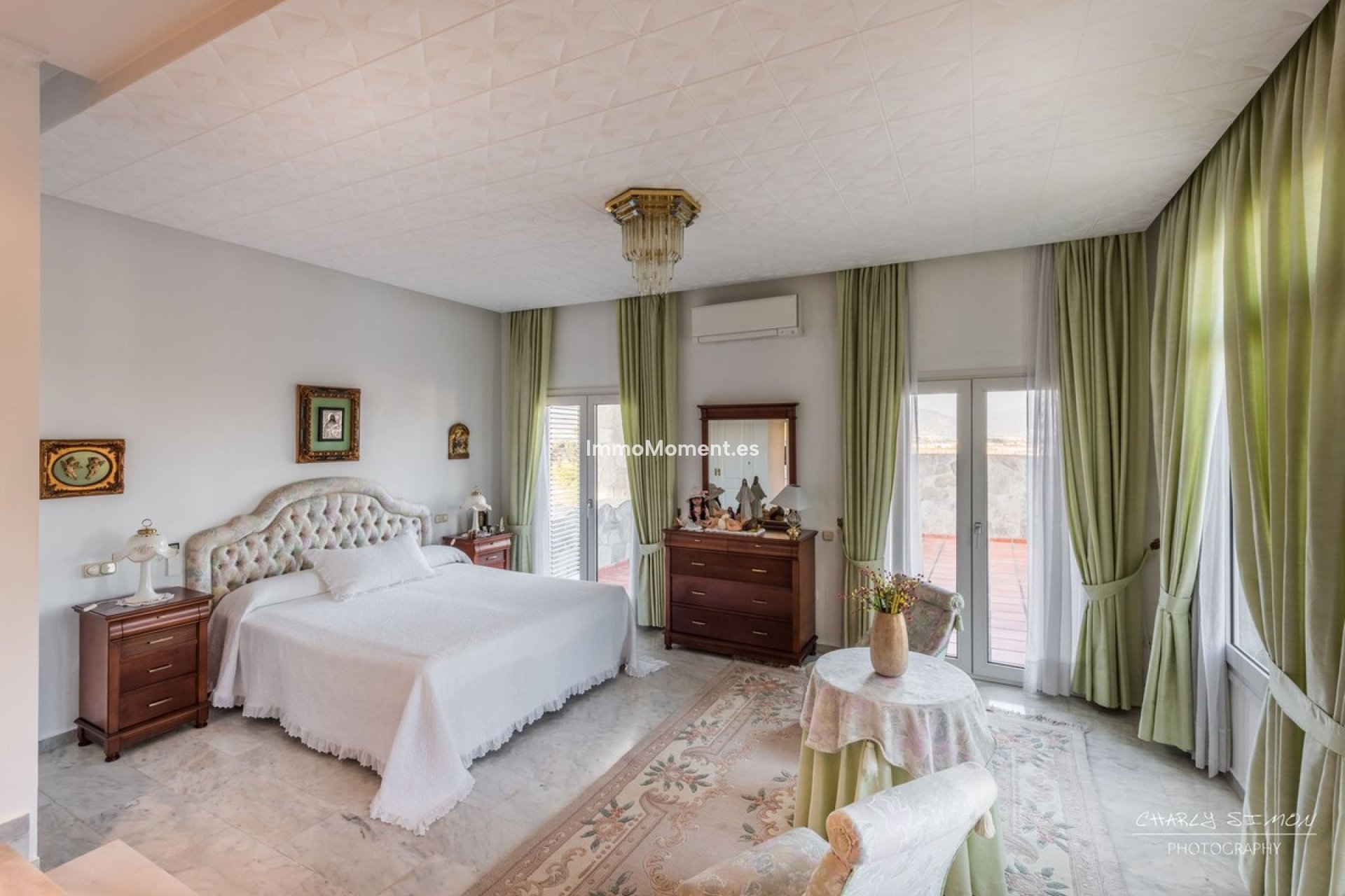 Wiederverkauf - Villa -   Inländisch - Churriana