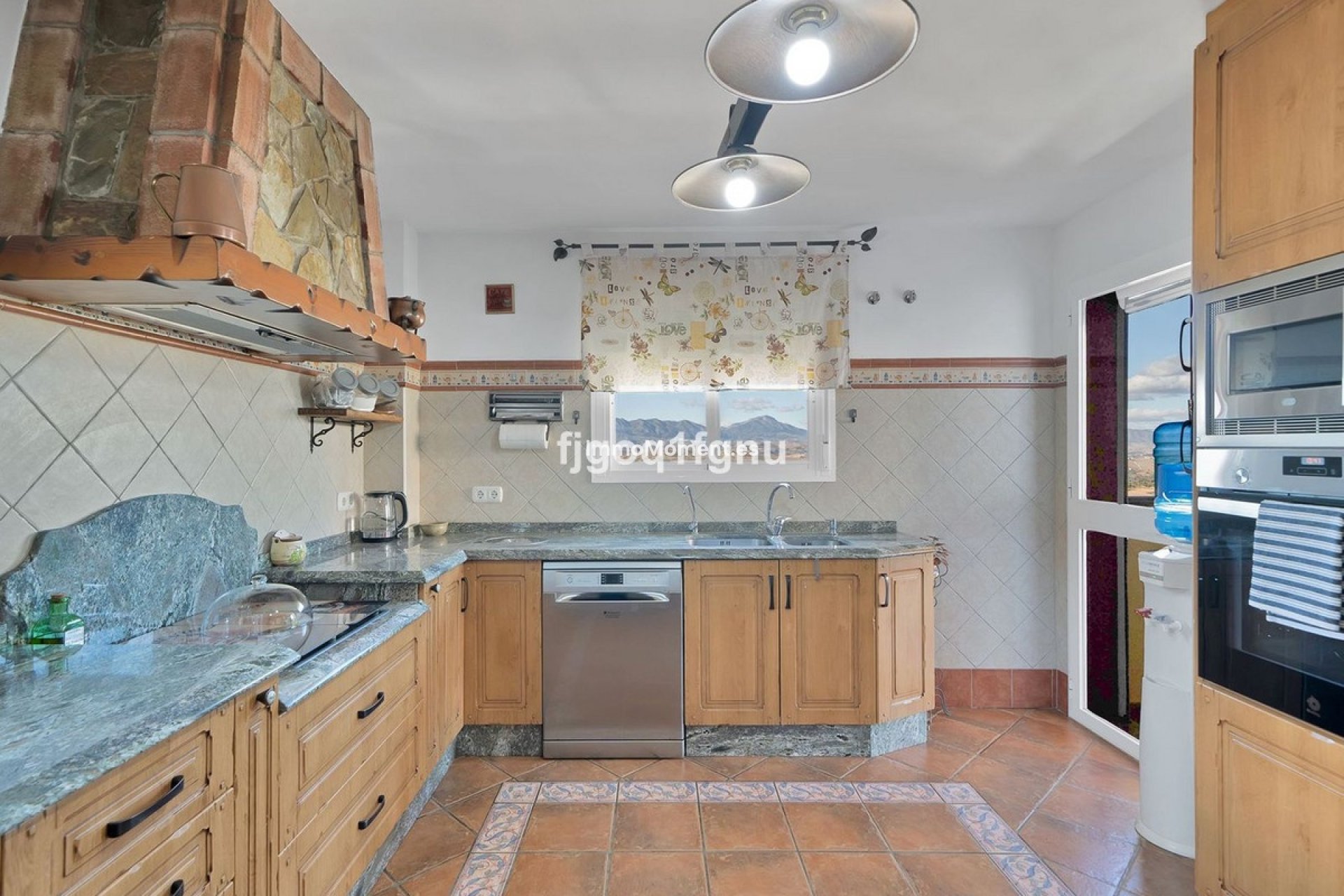 Wiederverkauf - Villa -   Inländisch - Coín