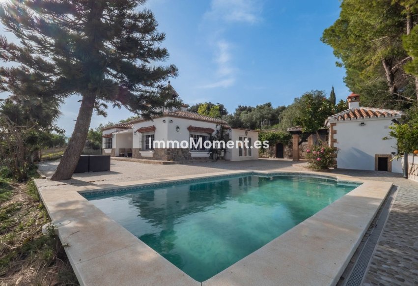 Wiederverkauf - Villa -   Inländisch - Coín