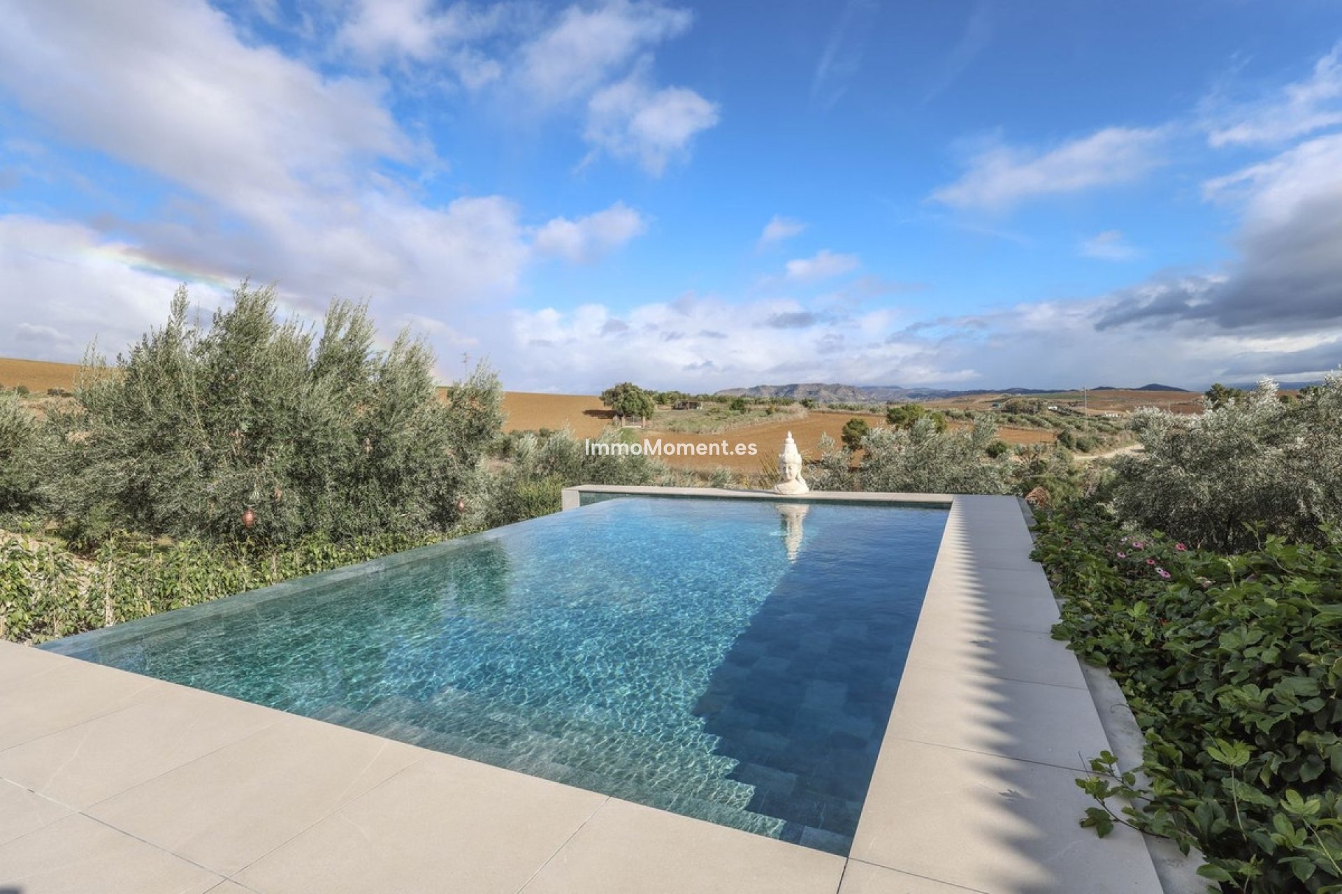 Wiederverkauf - Villa -   Inländisch - Coín