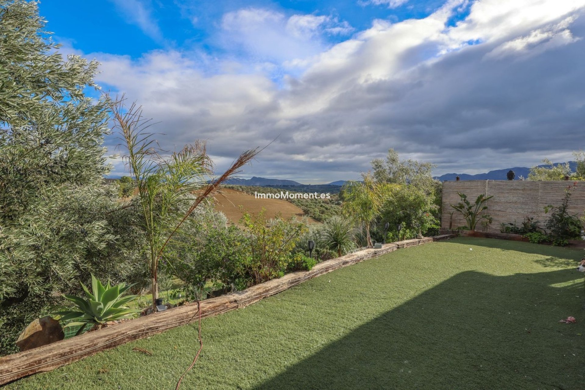 Wiederverkauf - Villa -   Inländisch - Coín