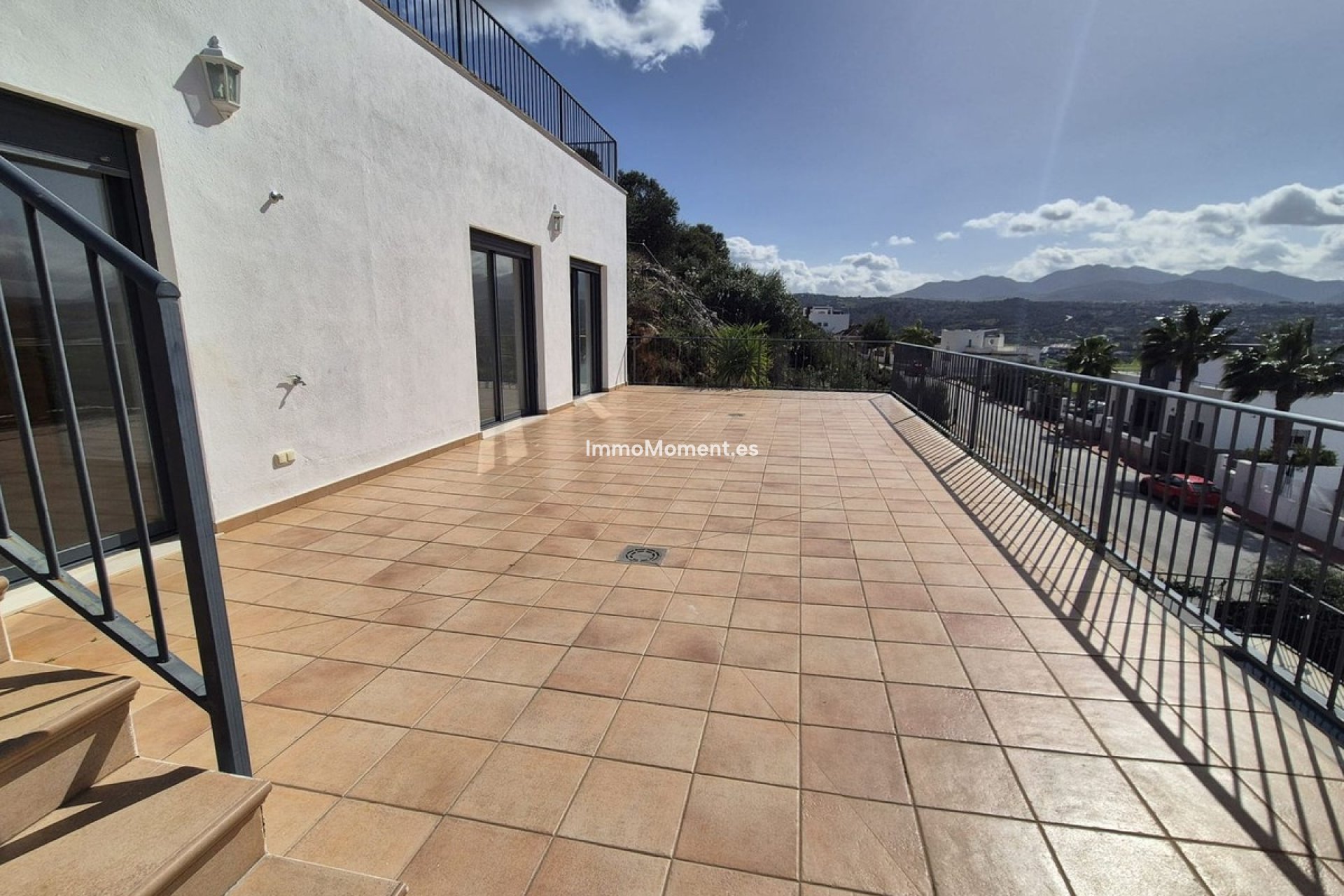 Wiederverkauf - Villa -   Inländisch - Coín