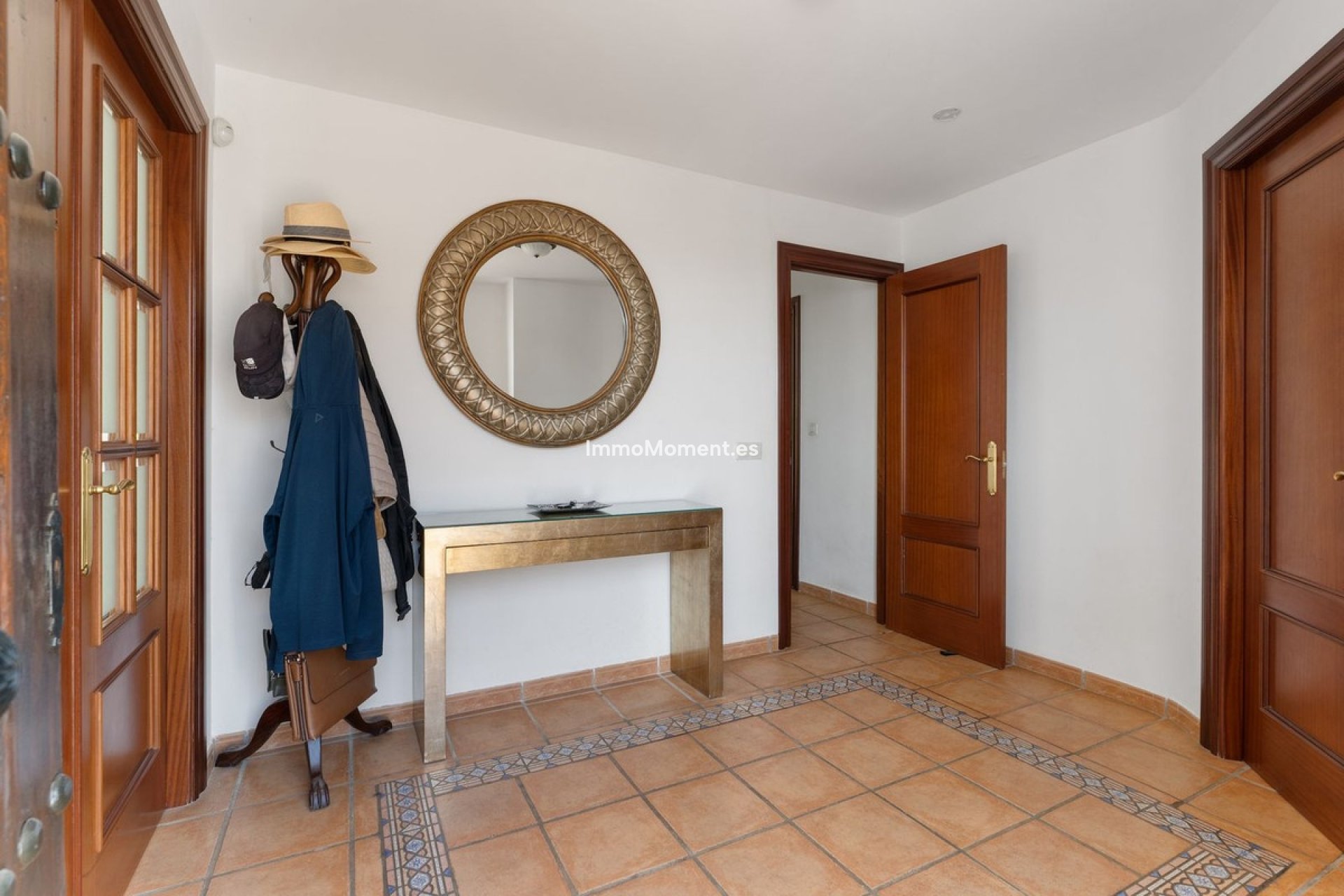 Wiederverkauf - Villa -   Inländisch - Coín