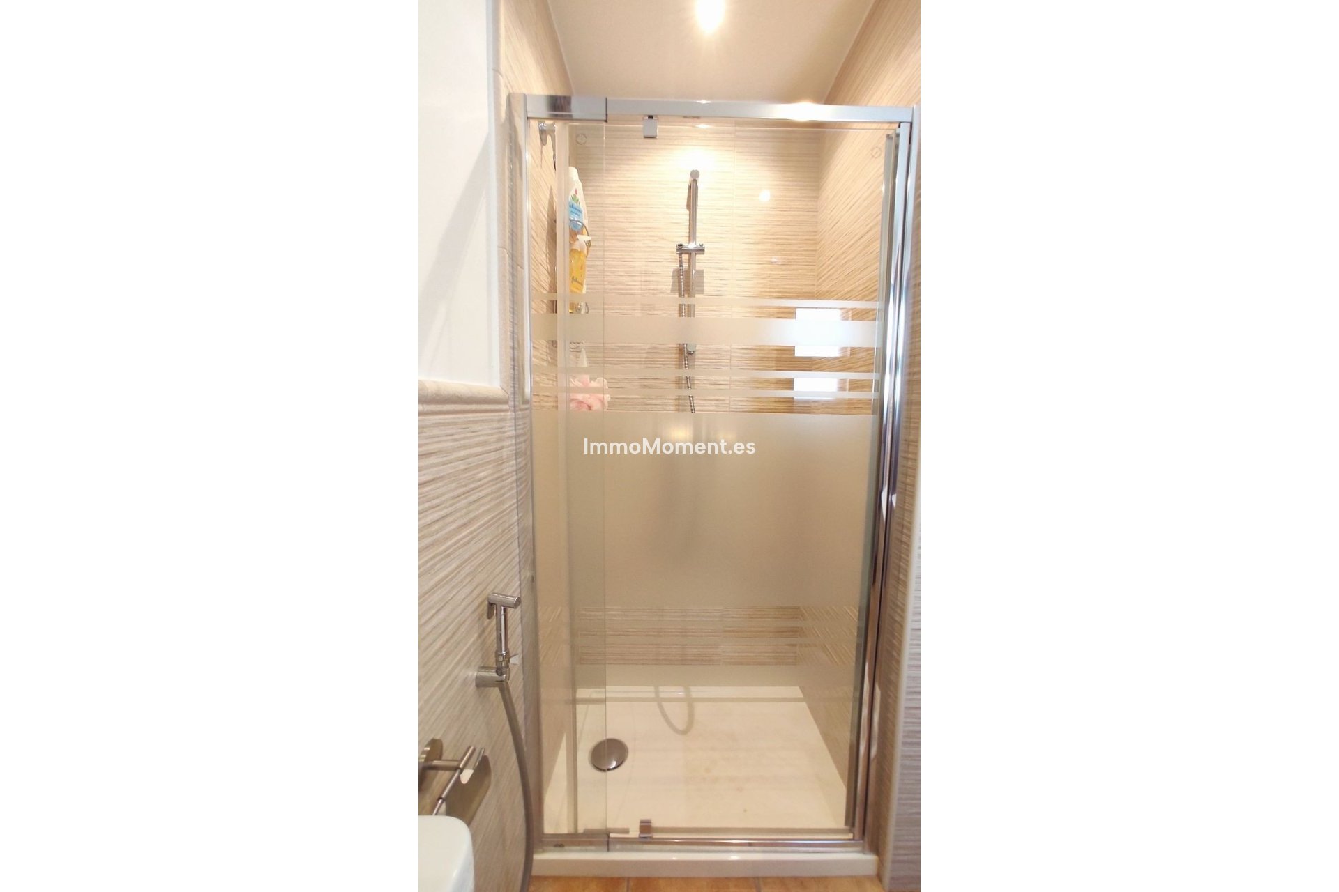 Wiederverkauf - Villa -   Inländisch - Coín