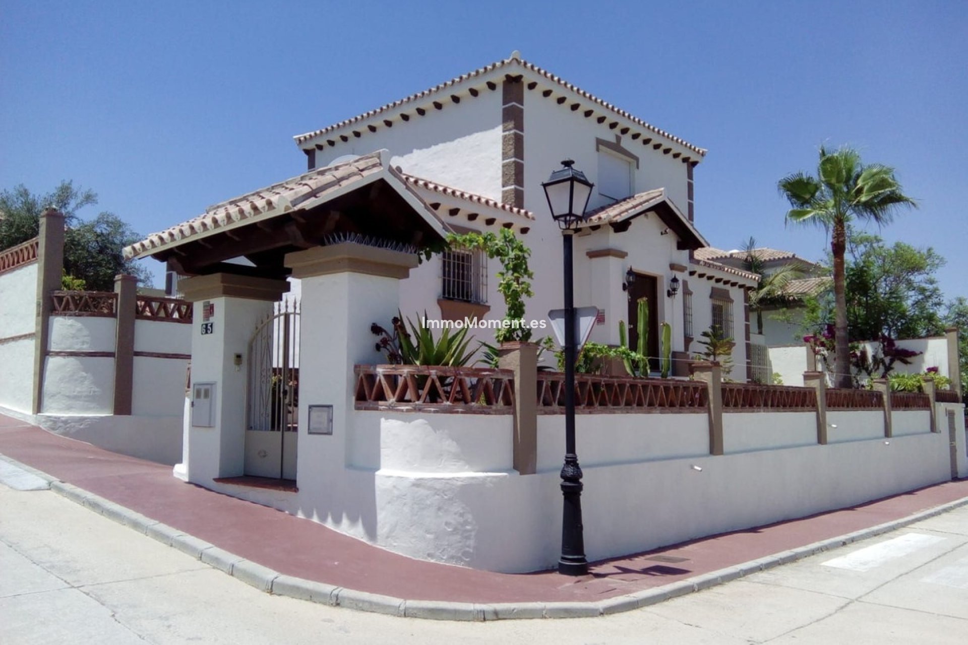 Wiederverkauf - Villa -   Inländisch - Coín